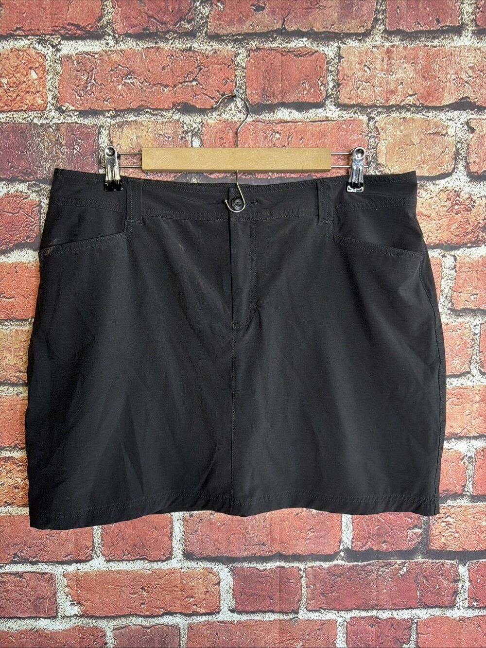 Eddie Bauer Women's Skort Skirt Black Size 14 Pockets Stretch